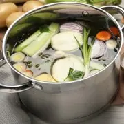 Как приготовить простой суп и бульон