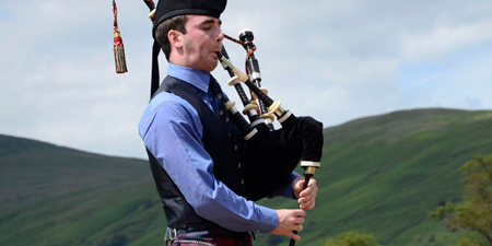 Плетеный человек в Данфрисе В этом году программа «Шотландия: возвращение к основам» будет включать мероприятия для любителей музыки, истории и спорта. Выберите мероприятие, которое вас интересует, и начните планировать свой отпуск.