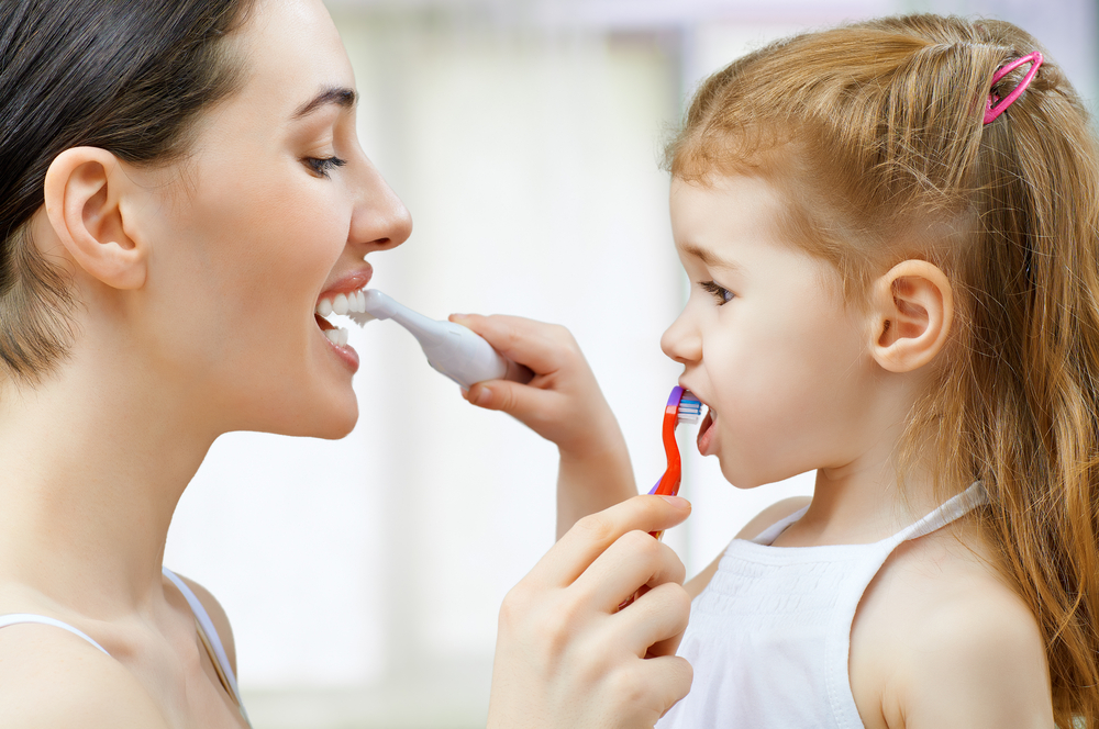 Как чистить зубы ребёнку