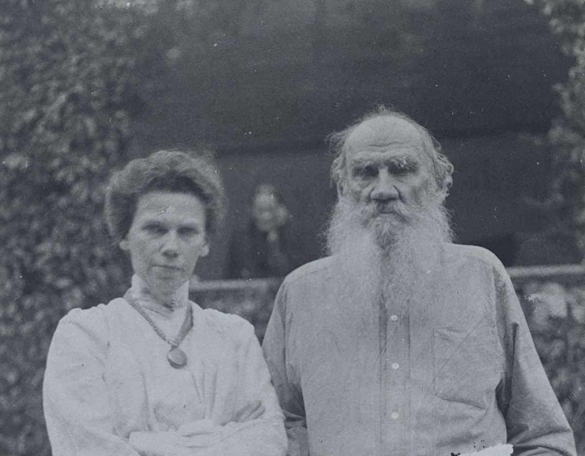 Лео Толстой и ее дочь Мария