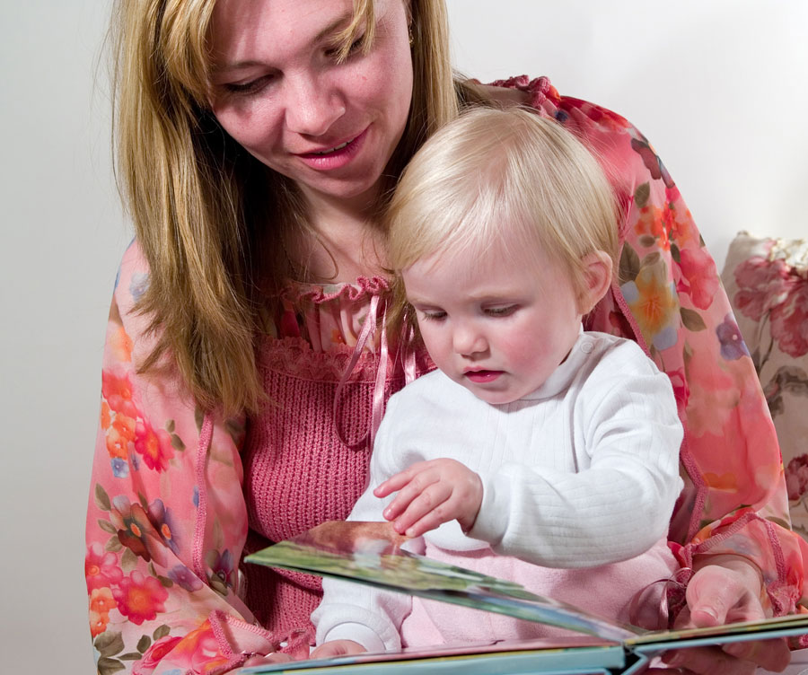 Когда читать ребенку вслух ?