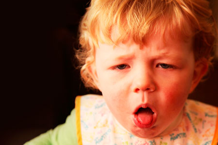 Чем лечить кашель у ребенка ?