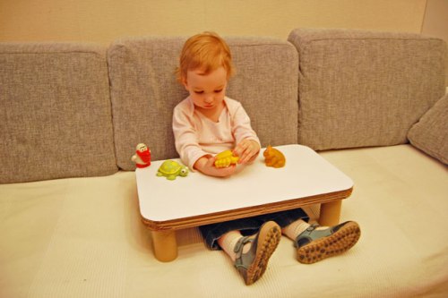 Детский столик своими руками : легкий и удобный 