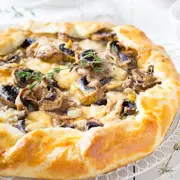 Елена Демьянко: грибы, сыр, томатный открытый пирог: 3 рецепта