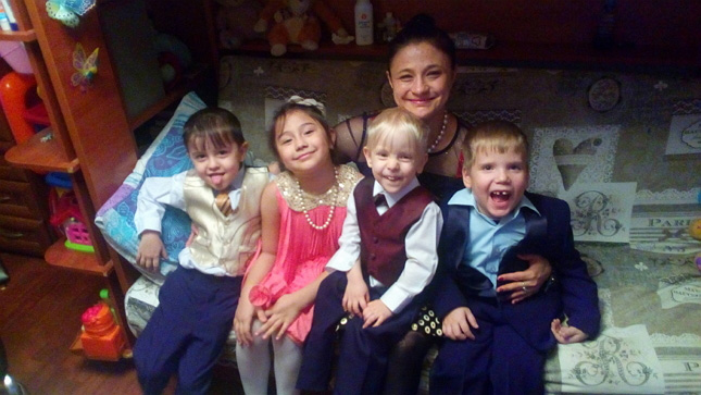 Елена и дети