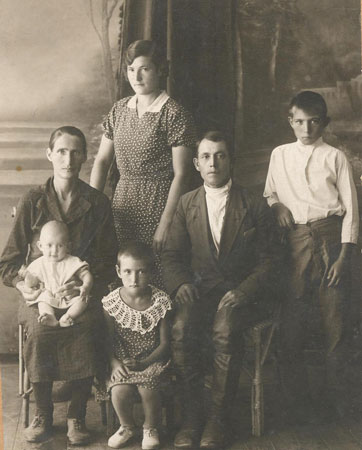 Семья Шачиров, 1937