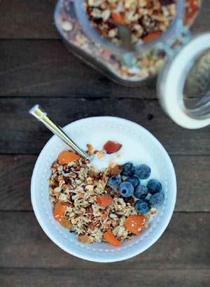 Завтраки - 3 рецепта в духовке : гурьевская каша , крупеник и мюсли 