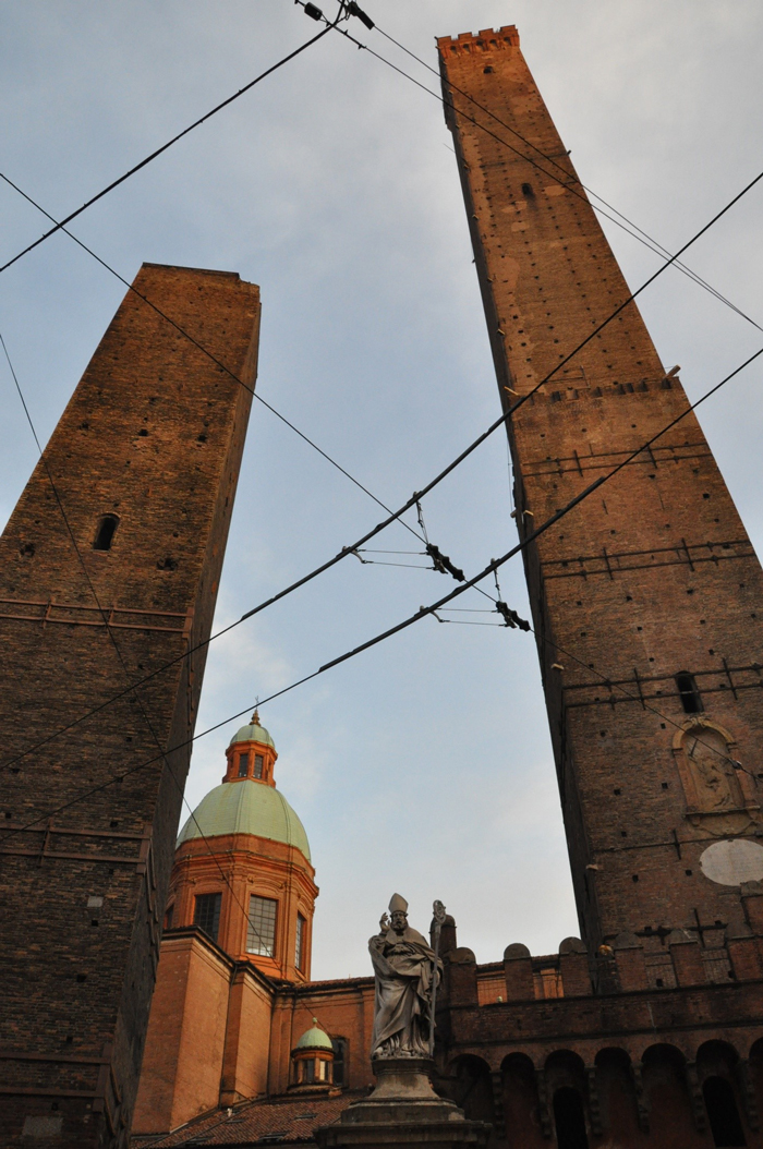 башня Болоньи