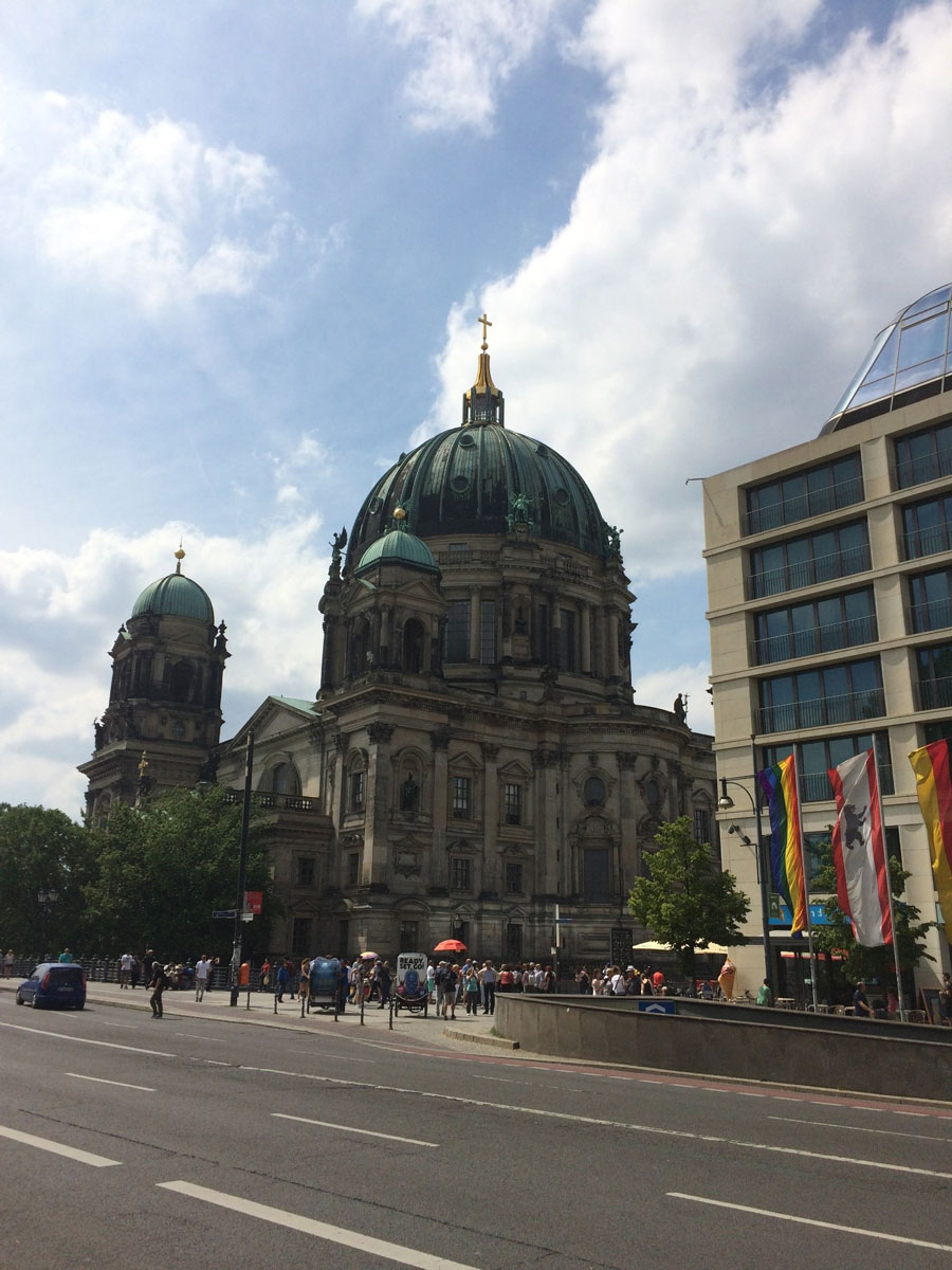 Самая старая церковь Берлина - это Церковь Николай.