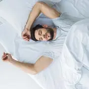 Шон Стивенсон: Какая самая полезная осанка сна?