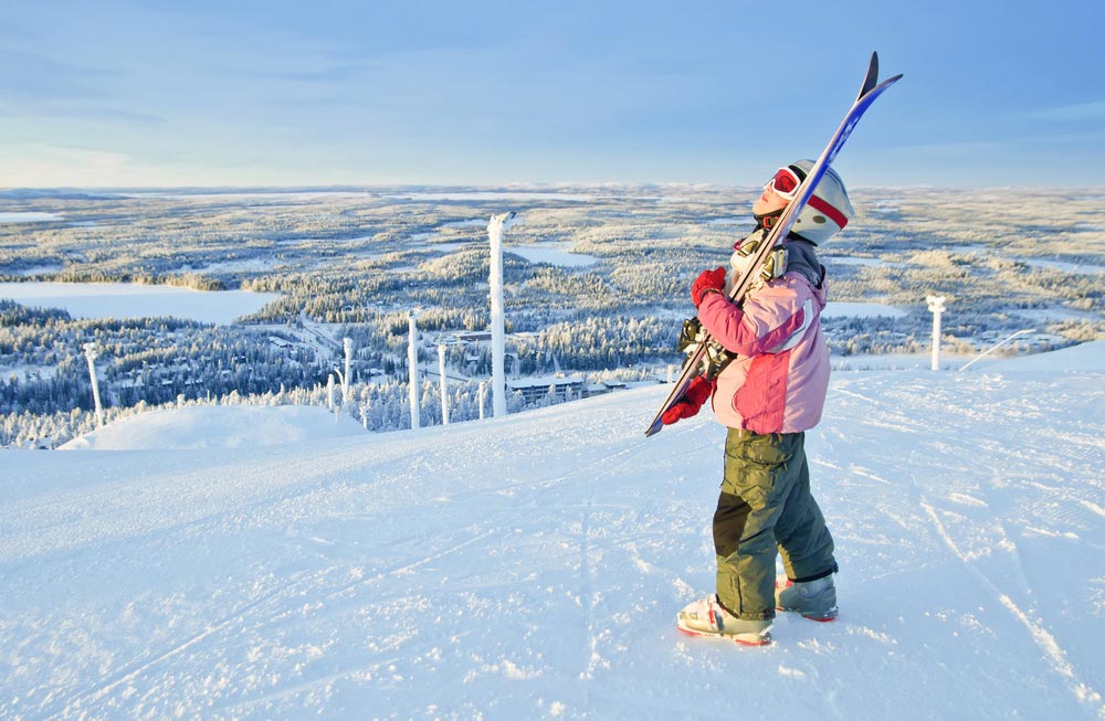 Финляндия - одна из самых удобных стран, которая впервые начинает кататься на лыжах или обучать детей. В Финляндии много горнолыжных курортов.